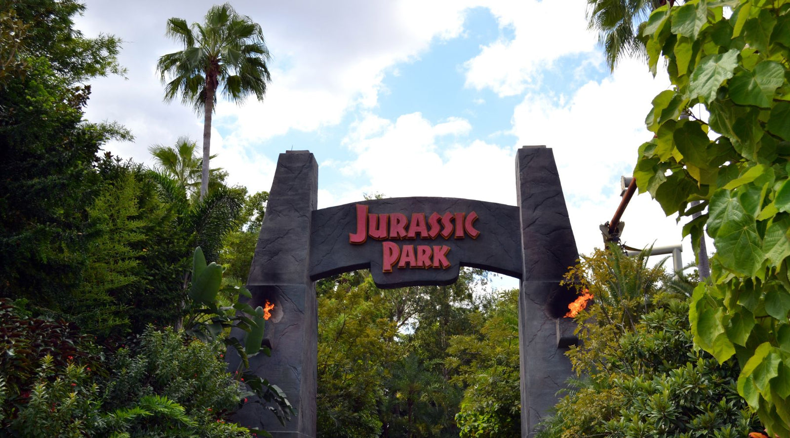 Jurassic Park: Separating Fact from Fiction in the Dino-Fueled Franchise